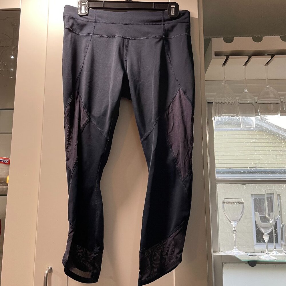 Navy Athleta leggings / tights / yoga pants